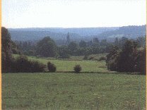 Omgeving van Bad Driburg met uitzicht op de (RK) Sint Petrus en Paulus kerk, waar Hinderykus gedoopt werd.